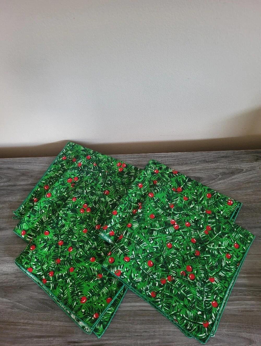 Vintage Holiday Square Cotton Napkins Set Of 5 Green/Red